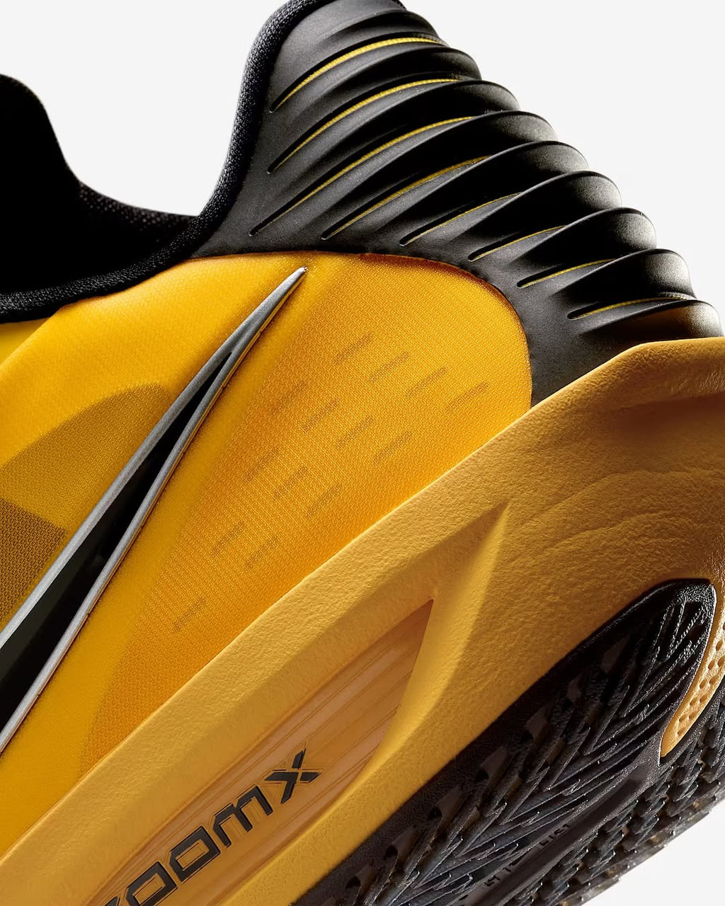 Tênis Nike GT Cut 3 Yellow
