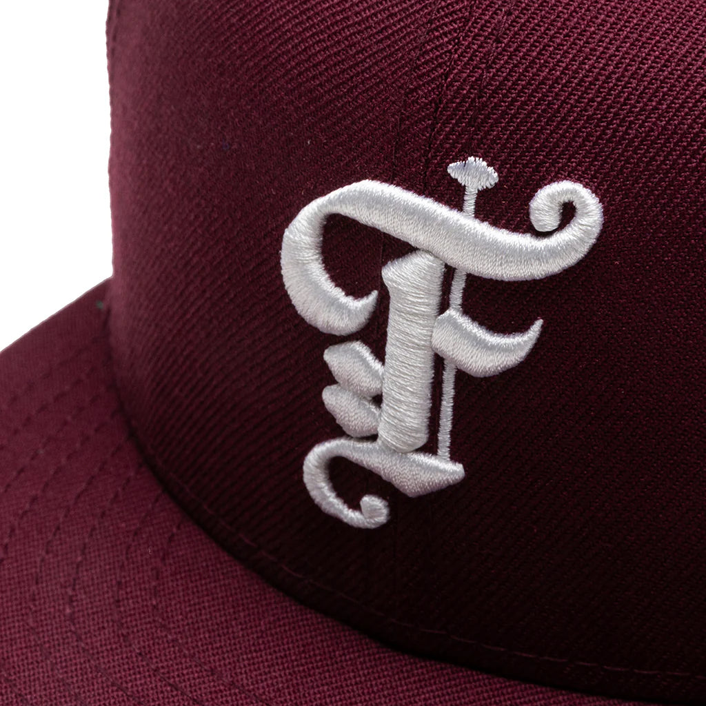 Feature x New Era Plaza Chapter Fitted Cap Maroon