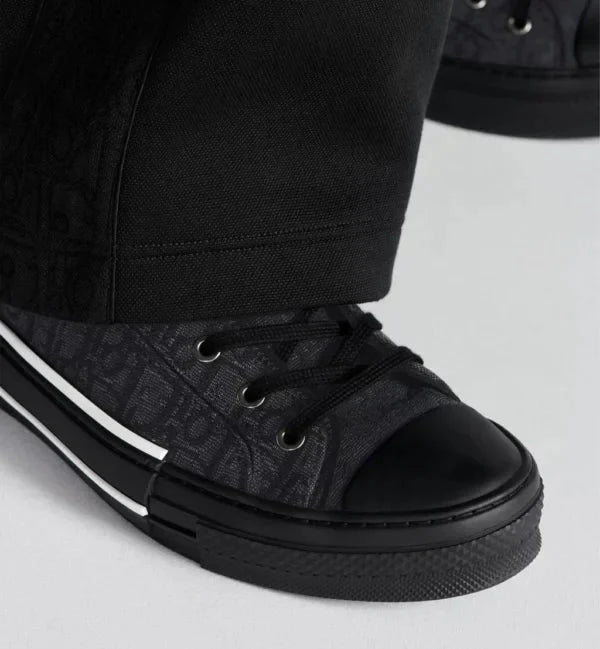 B23 League Low Top Sneaker
