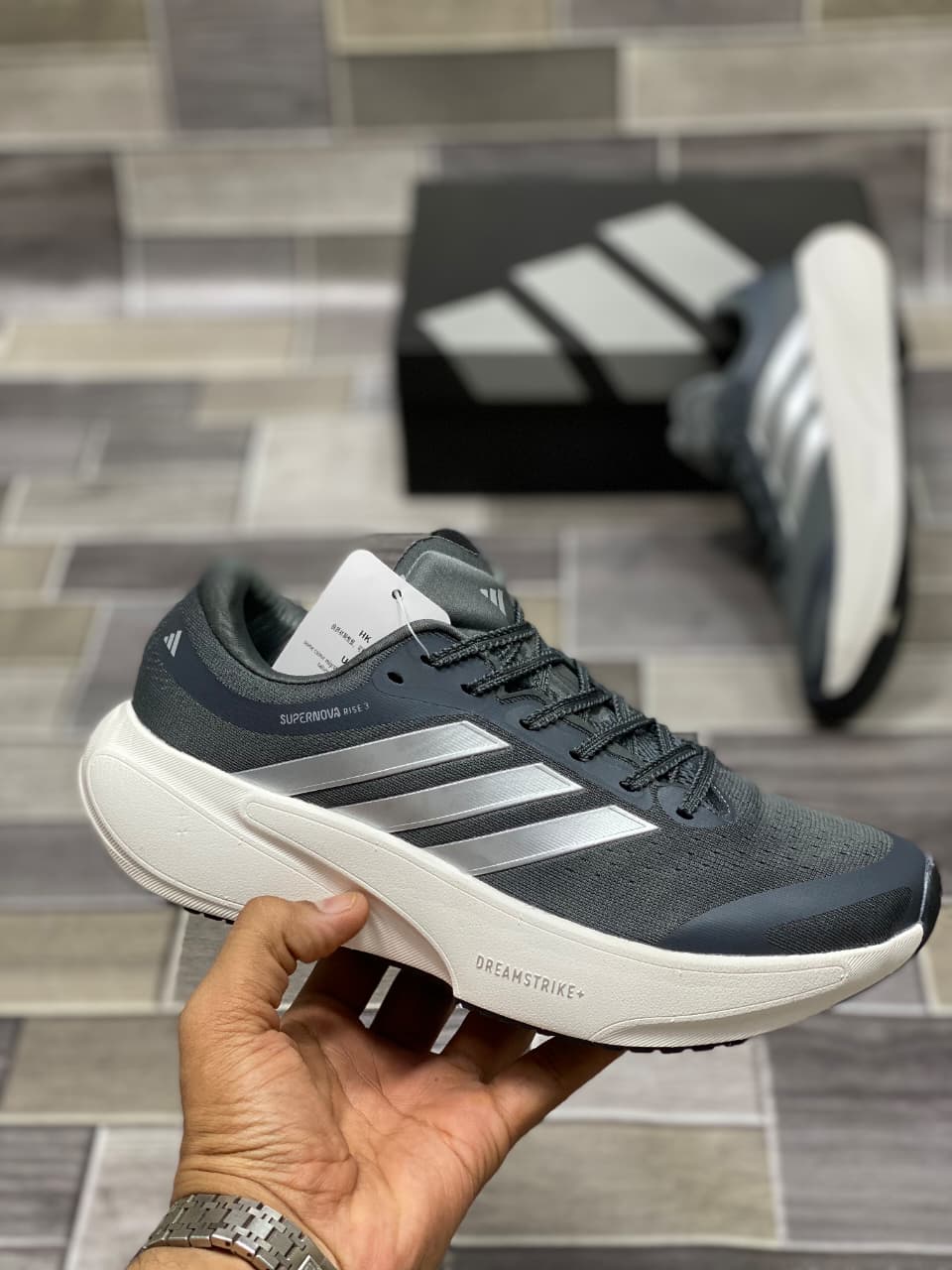 SUPERNOVA RISE 3 GREY AND SILVER