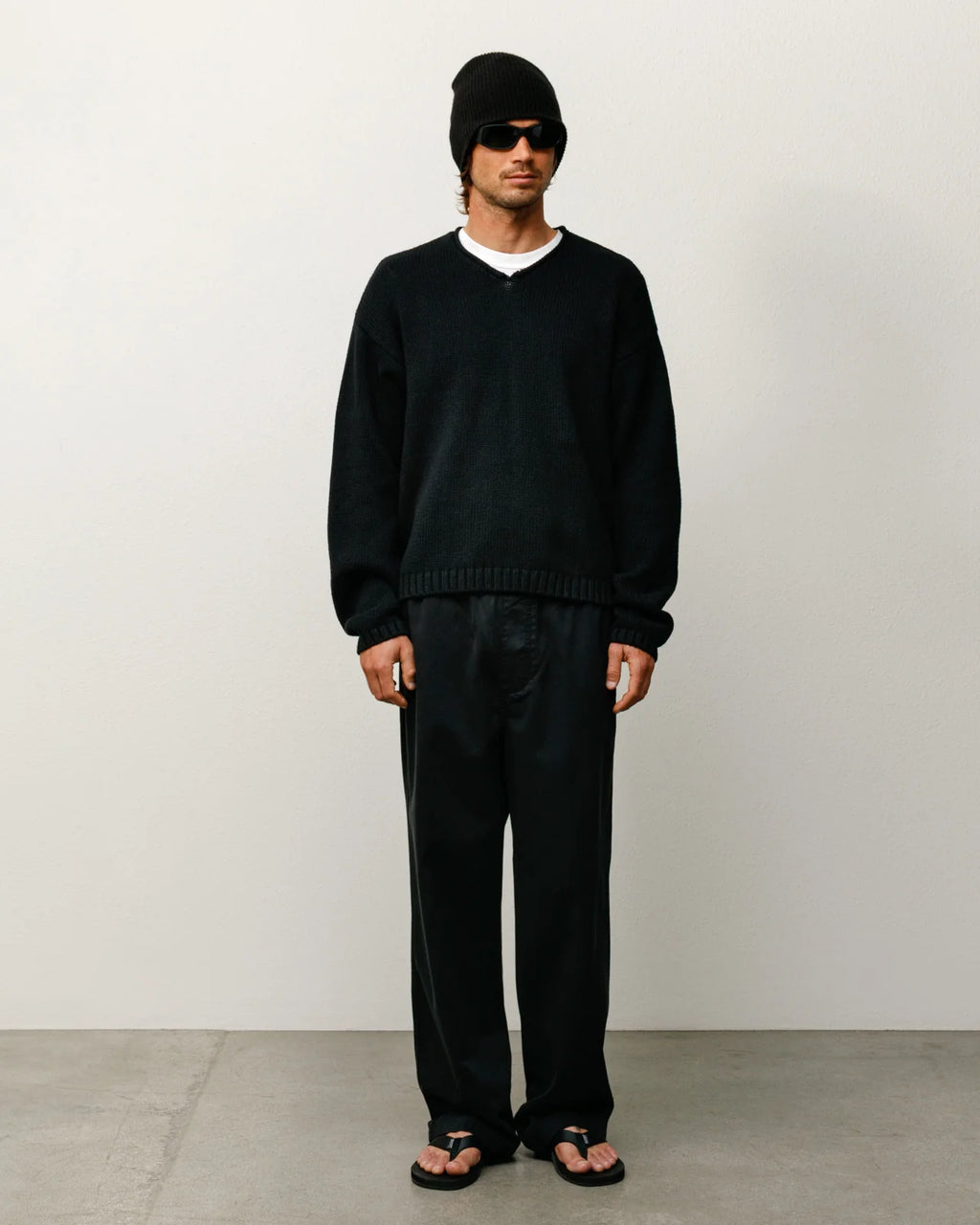 ROLL V NECK SWEATER