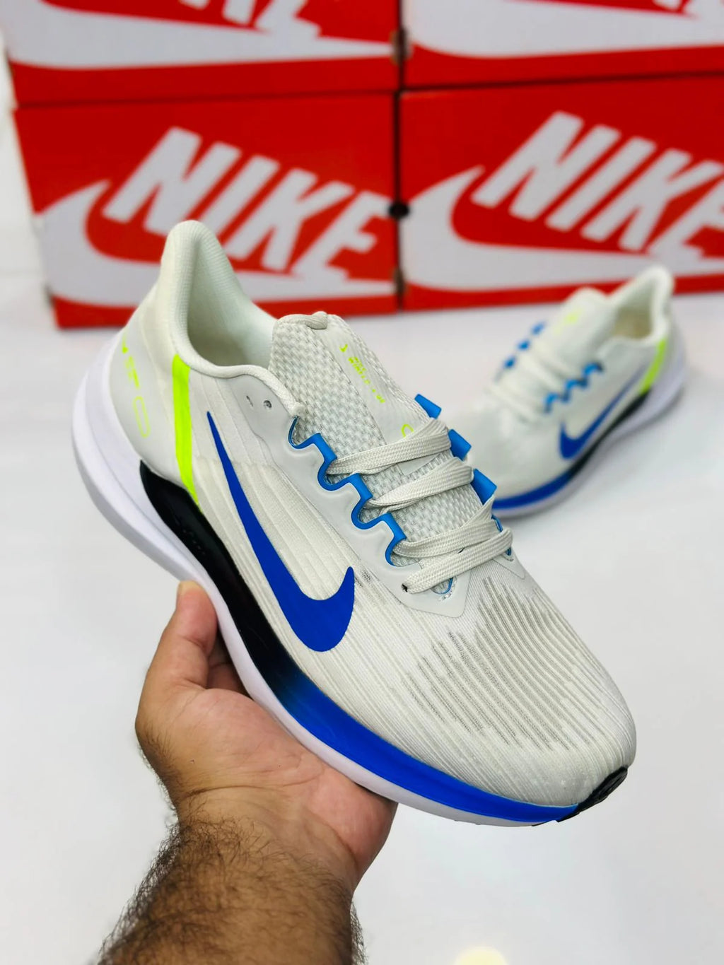 NIKE WINFLO 9 WHITE BLUE AND YELLOW