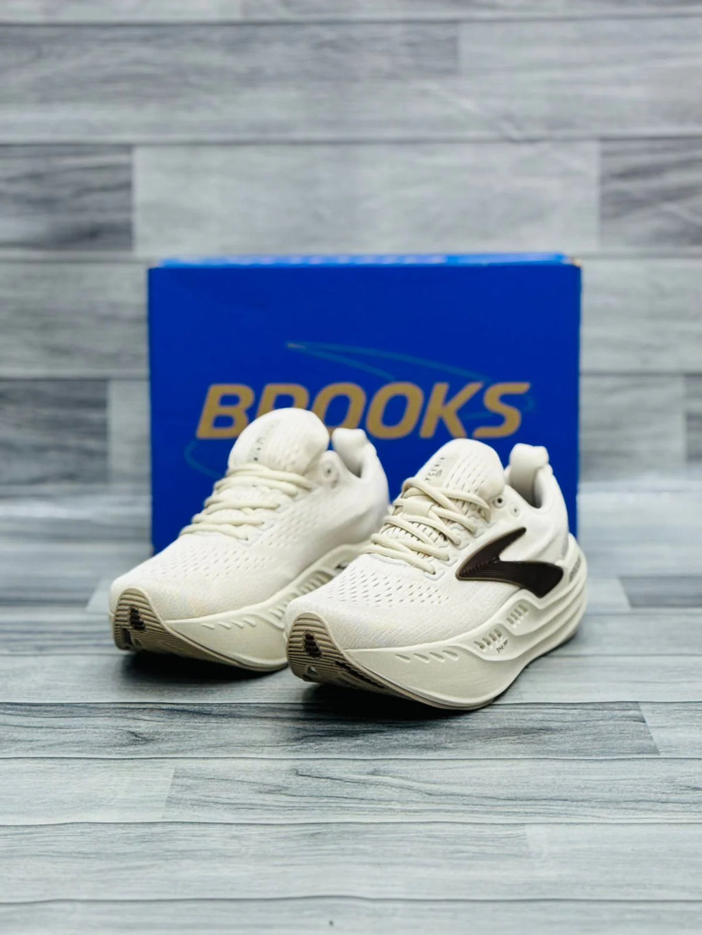 BROOKS GLYCERIN MAX ALMOND