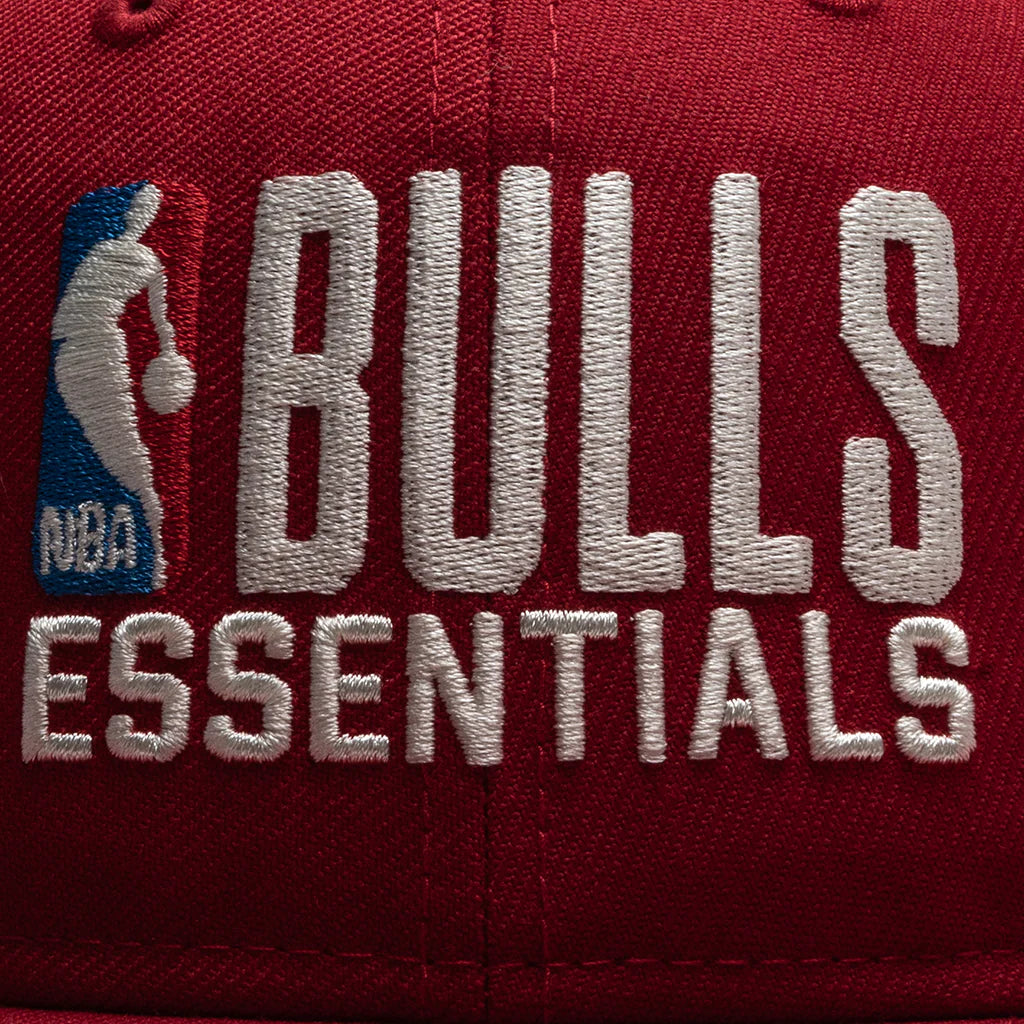 New Era x FOG Essentials 9Fifty Snapback Chicago Bulls