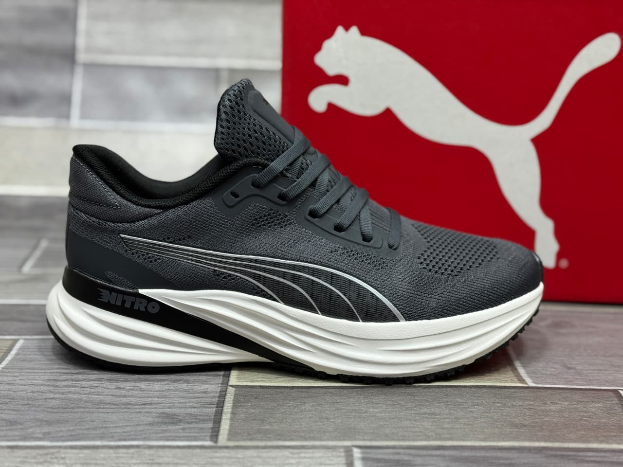 PUMA MAGNIFY NITRO 2 BLACK WHITE