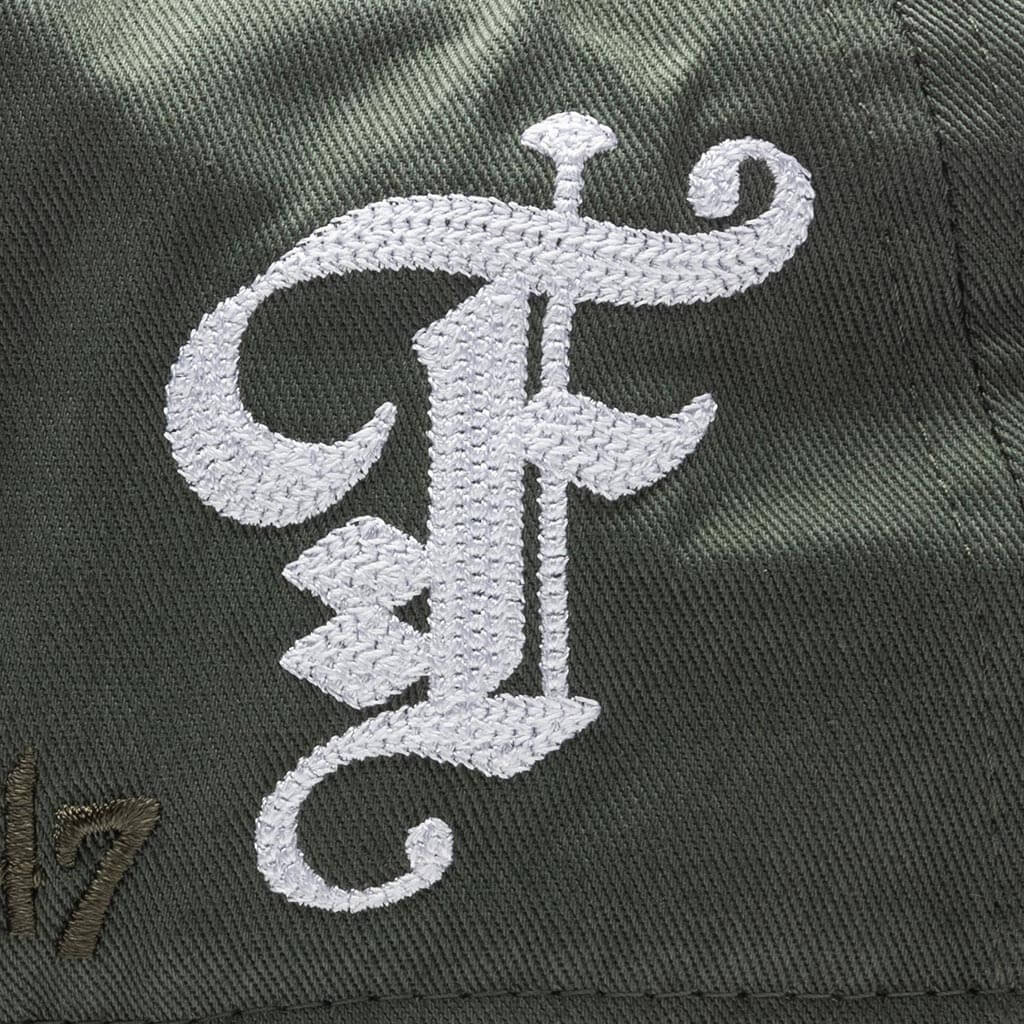 Feature x 47 Brand Chain 47 Hitch RF Buffalo Bills