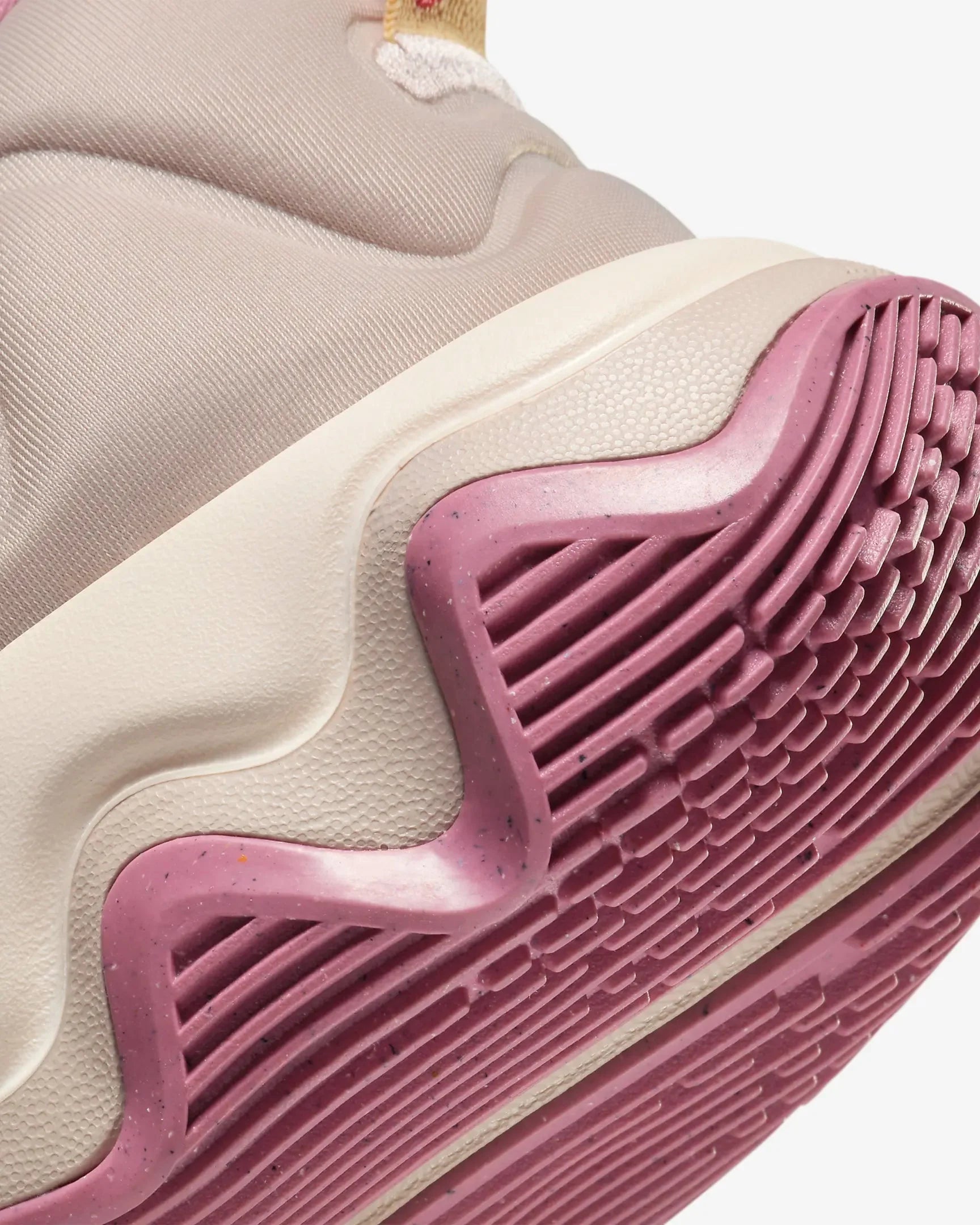Tênis Nike Giannis Immortality 3 Bege Roxo