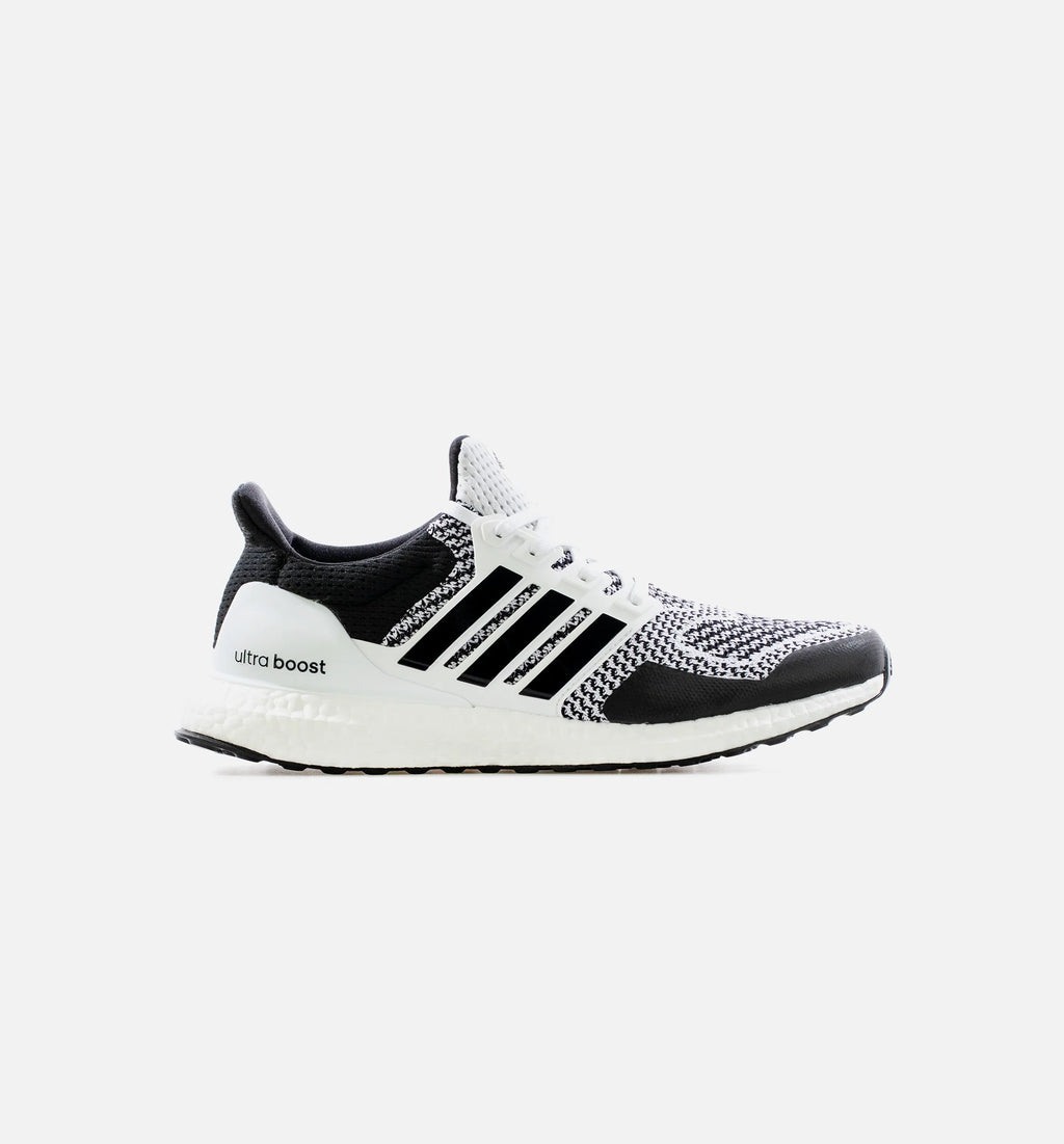 Ultraboost Dna Reflective Mens Running Shoe White Black