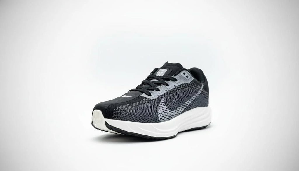 NIKE PEGASUS PLUS BLACK AND OFF WHITE