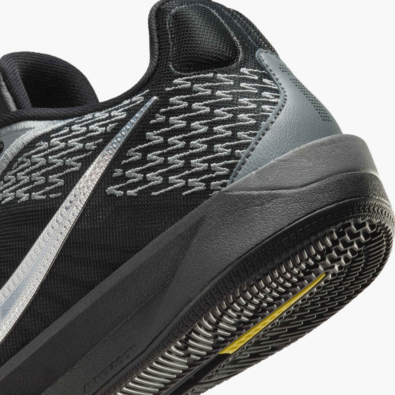 Tênis Nike Sabrina 2 Mirrored