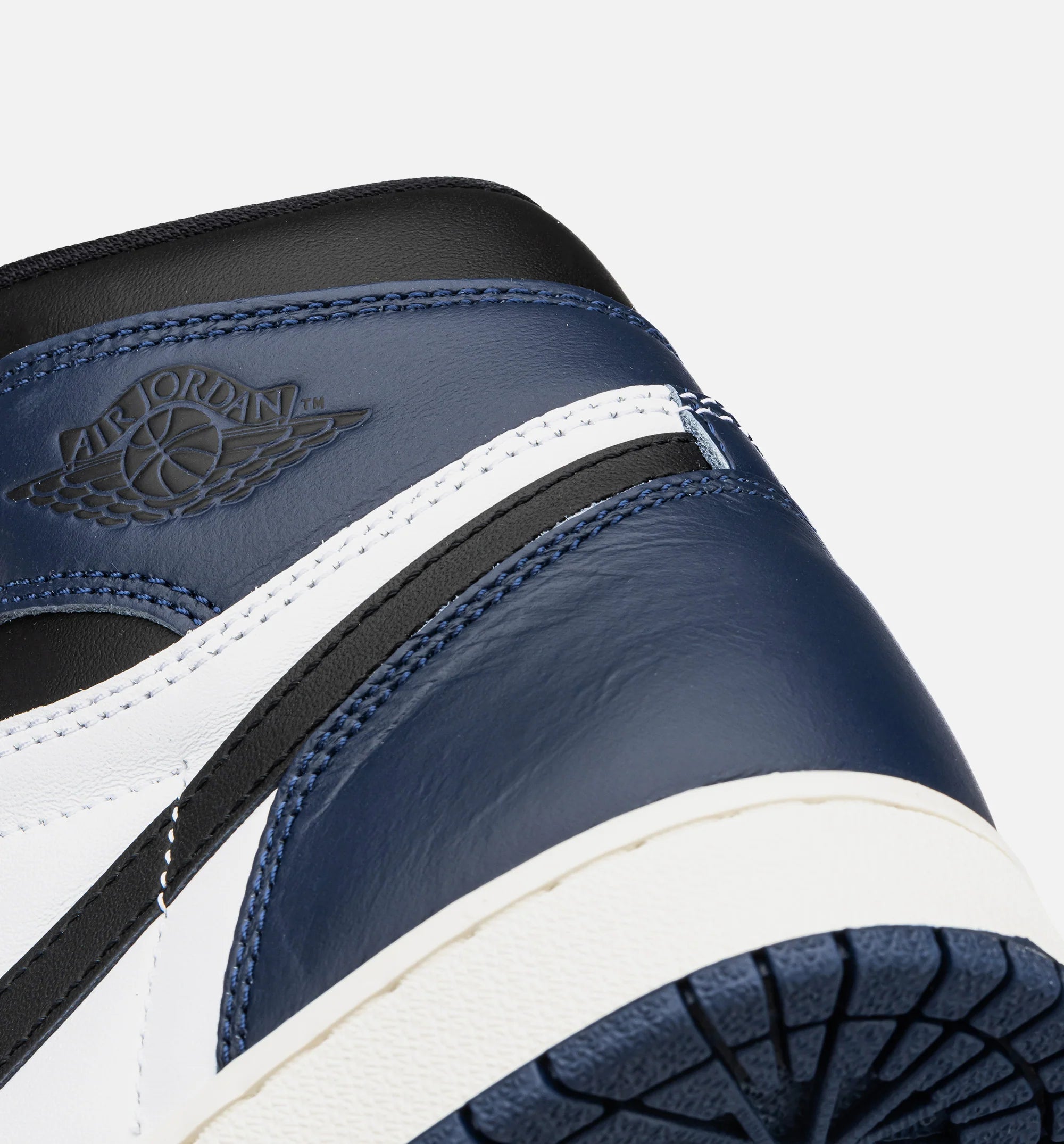Air Jordan 1 Retro High OG Midnight Navy Mens Lifestyle Shoe Midnight Navy Black White Sail