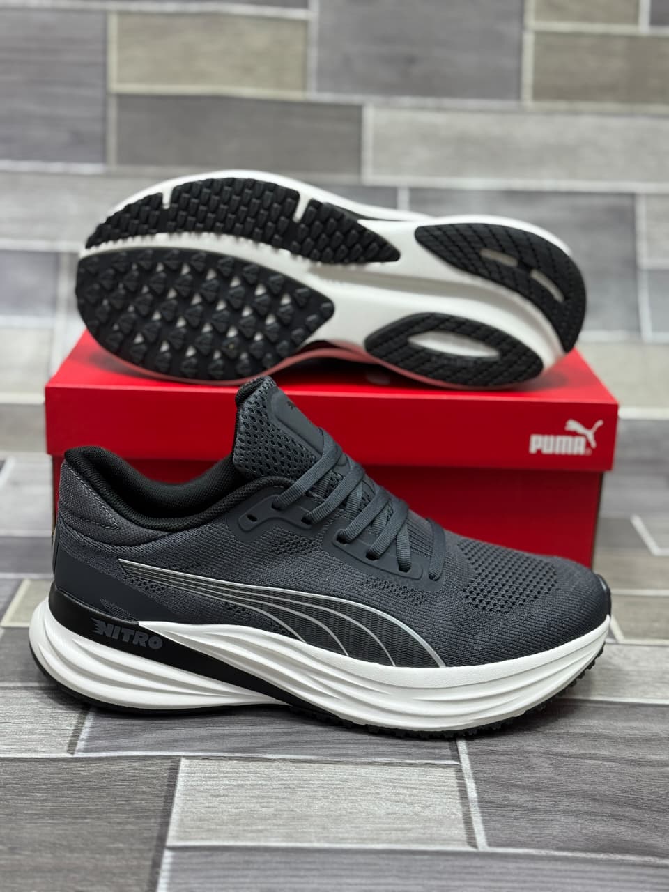 PUMA MAGNIFY NITRO 2 BLACK WHITE