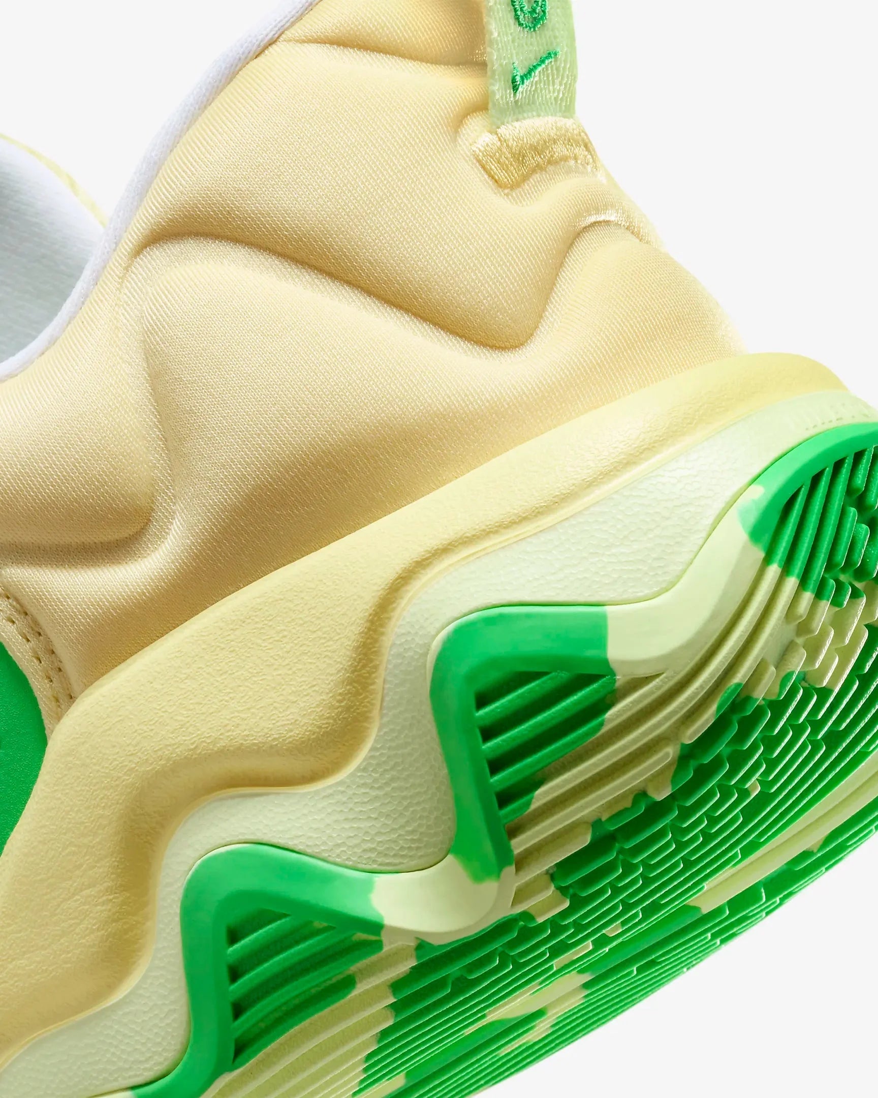 Tênis Nike Giannis Immortality 3 Amarelo Verde