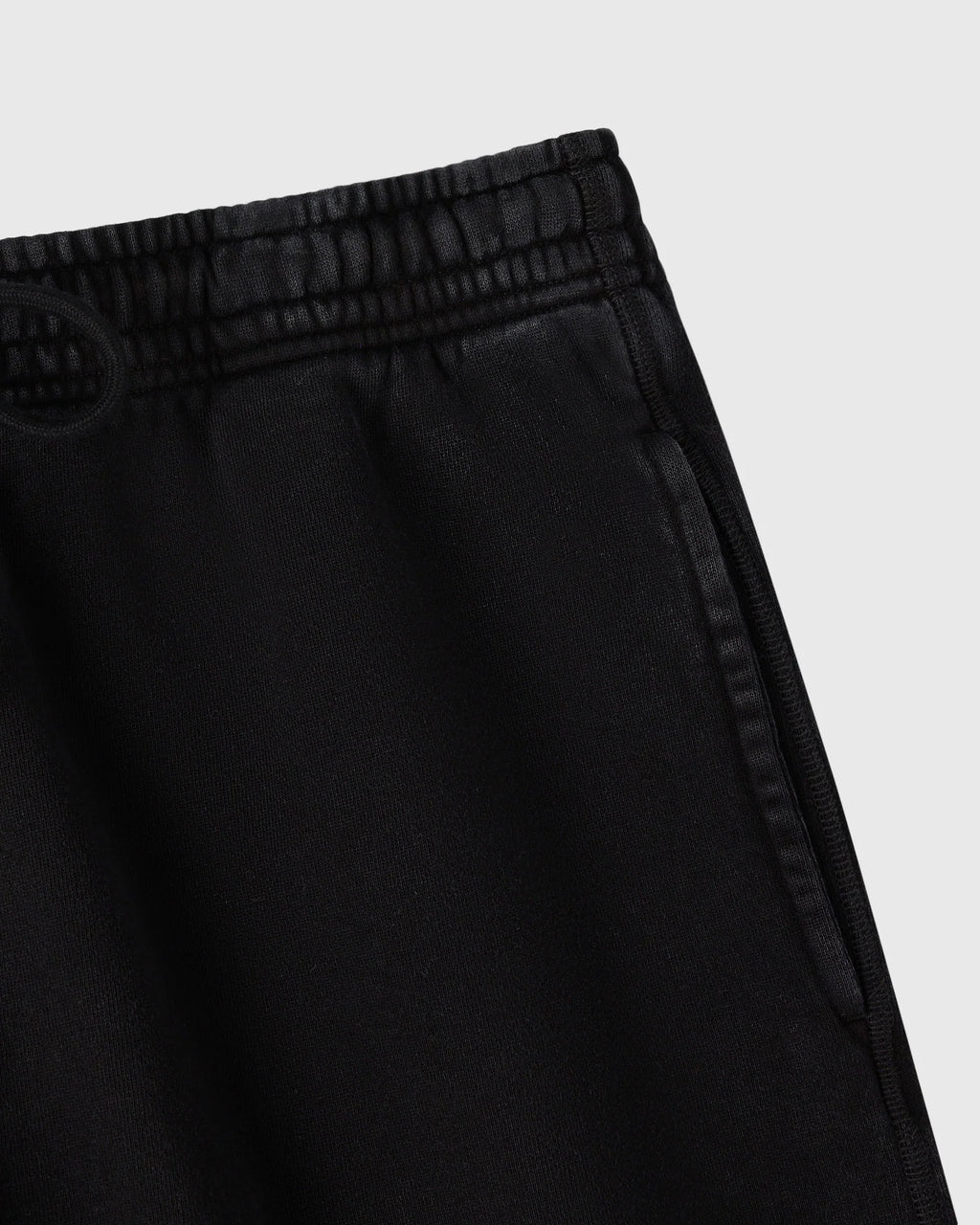 Muskoka Sweatshorts Garment Dyed Black
