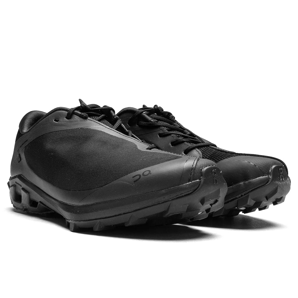 On x PAF Womens Cloudventure Peak All Black