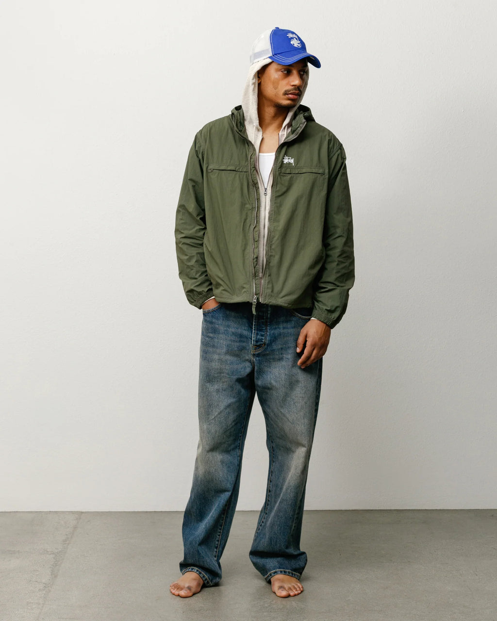LIGHTWEIGHT HOODED JACKET
