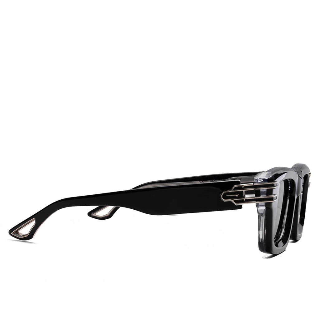 Defender Black