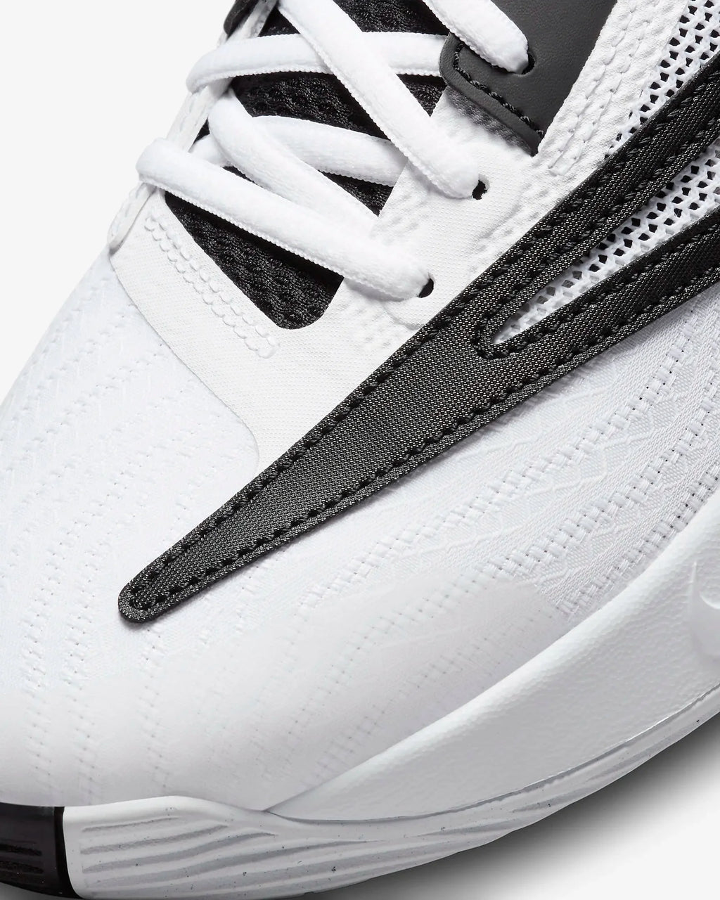 Tênis Nike Giannis Immortality 3 Preto Branco