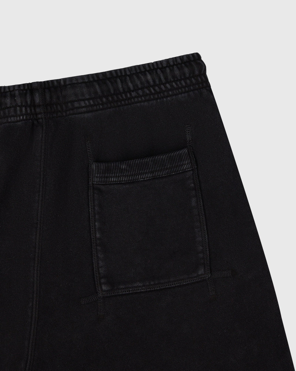 Muskoka Sweatshorts Garment Dyed Black