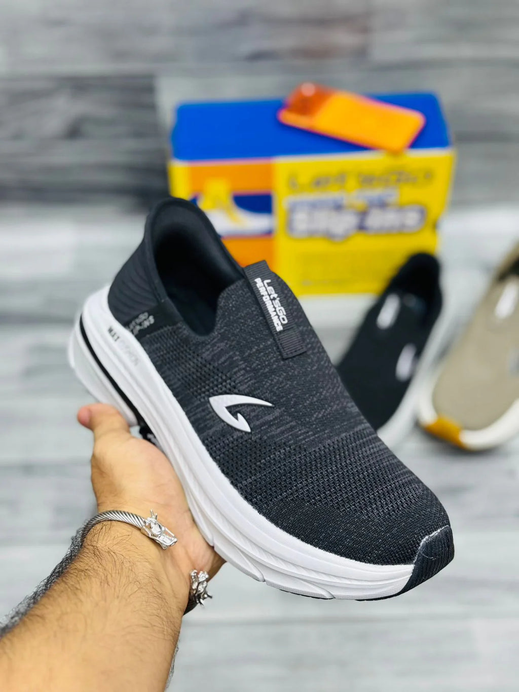 LETS GO SLIP IN ARC FIT SKECHERS BLACK