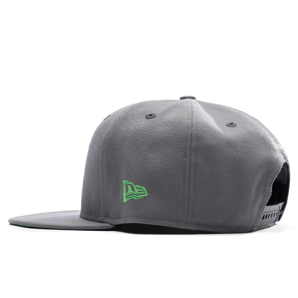 Feature x New Era Old English Las Vegas Snapback Dark Graphite Green
