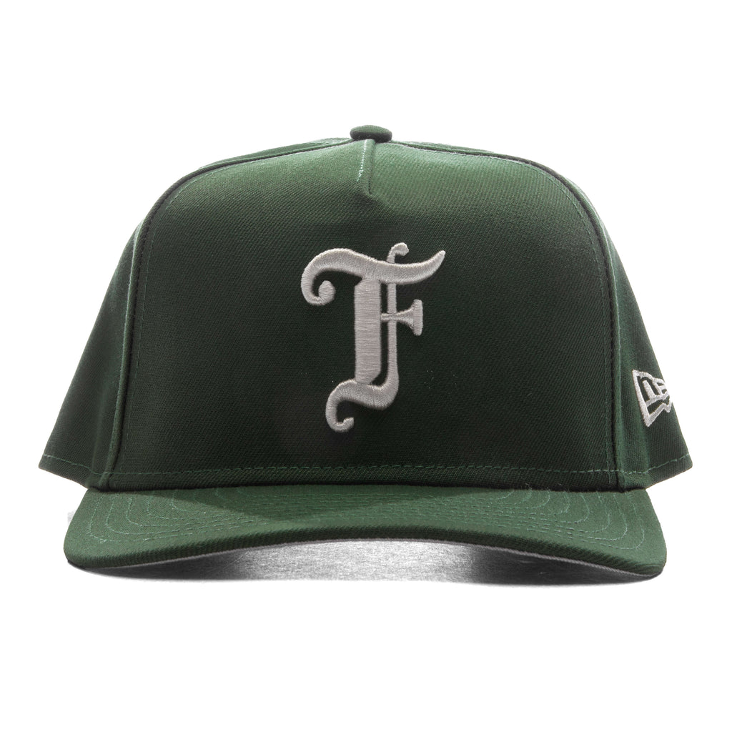 FEATURE x New Era 9FIFTY Curved A Frame Old English F Snapback Rifle Green