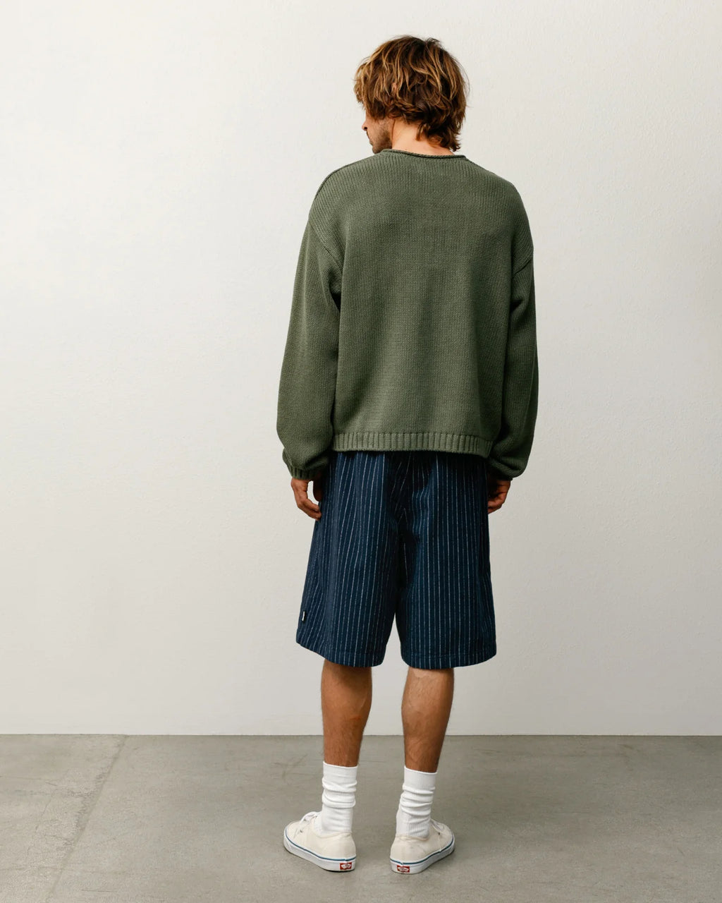 ROLL V NECK SWEATER