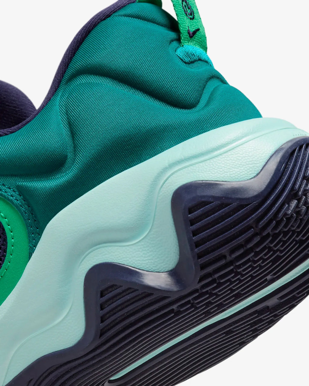 Tênis Nike Giannis Immortality 3 Roxo Verde
