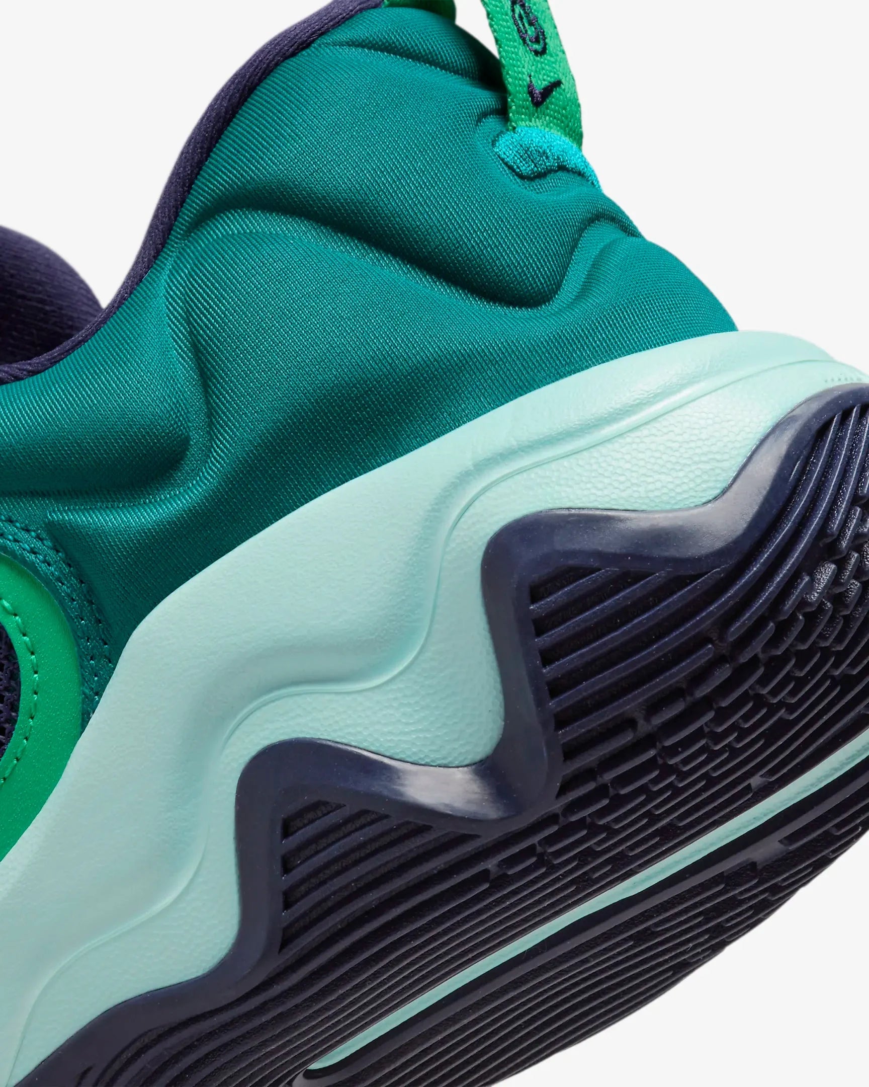 Tênis Nike Giannis Immortality 3 Roxo Verde