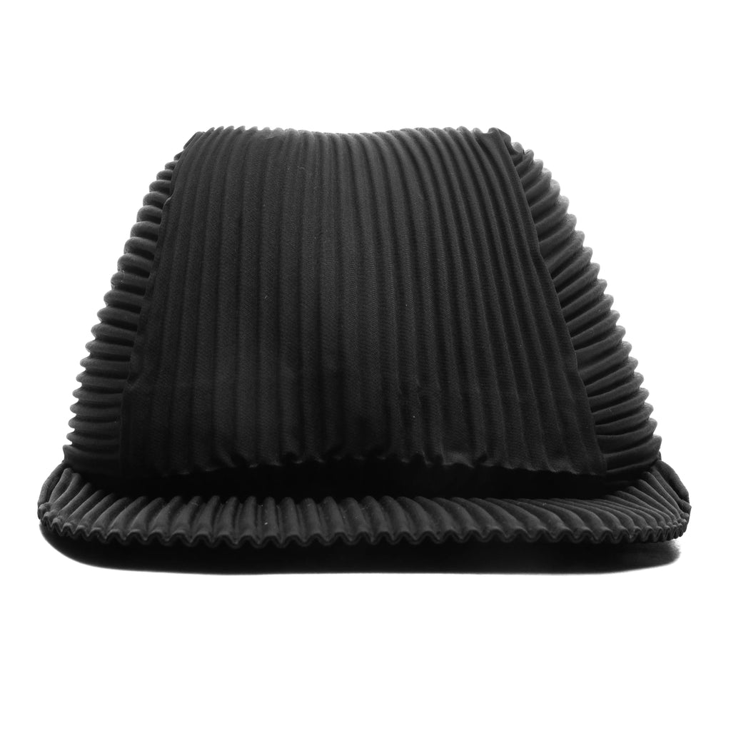 Pleats Cap Black