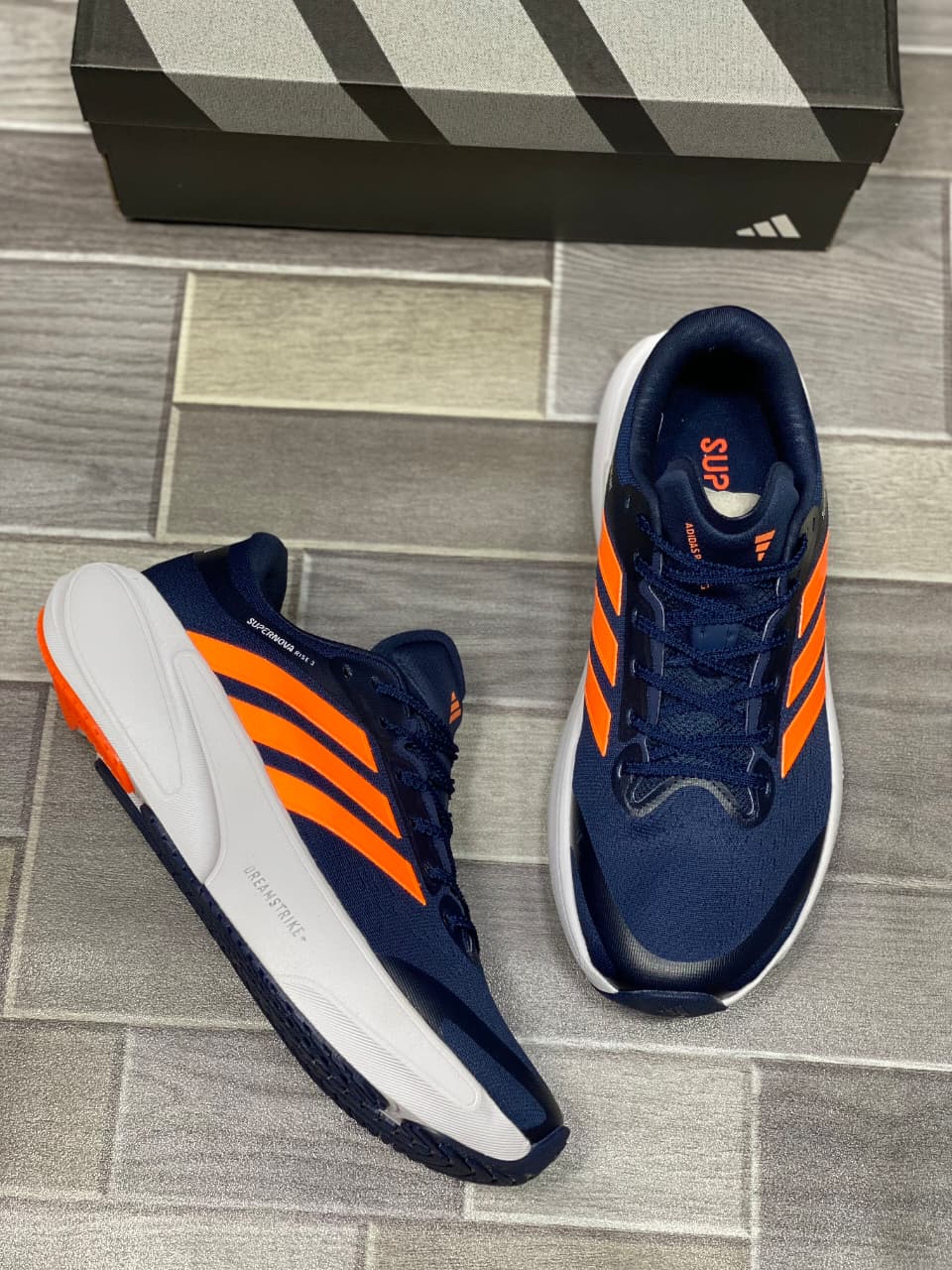 SUPERNOVA RISE 3 BLUE ORANGE AND THICK WHITE