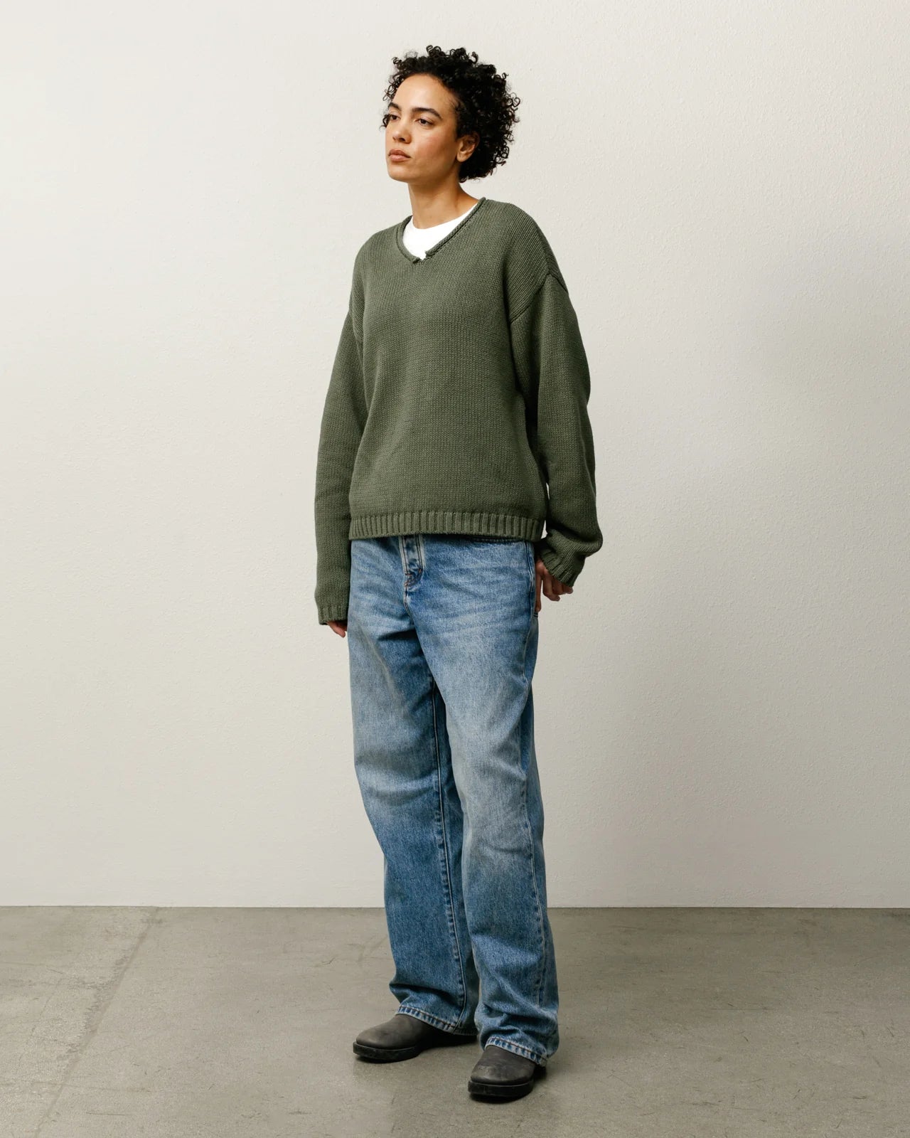 ROLL V NECK SWEATER
