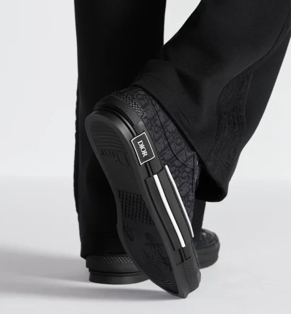 B23 League High Top Sneaker
