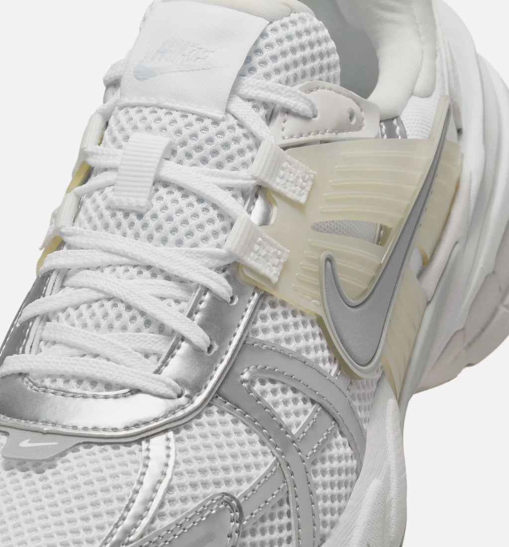 V2K Run Womens Lifestyle Shoe White Platinum Tint Pure Platinum Metallic Silver